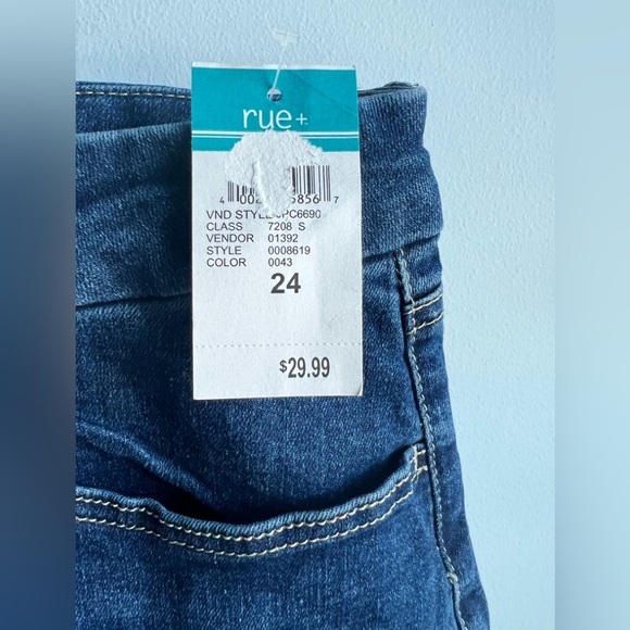 Rue Women’s Plus Curvy High Rise Skinny Jeans - Size 24 - Picture 4 of 9